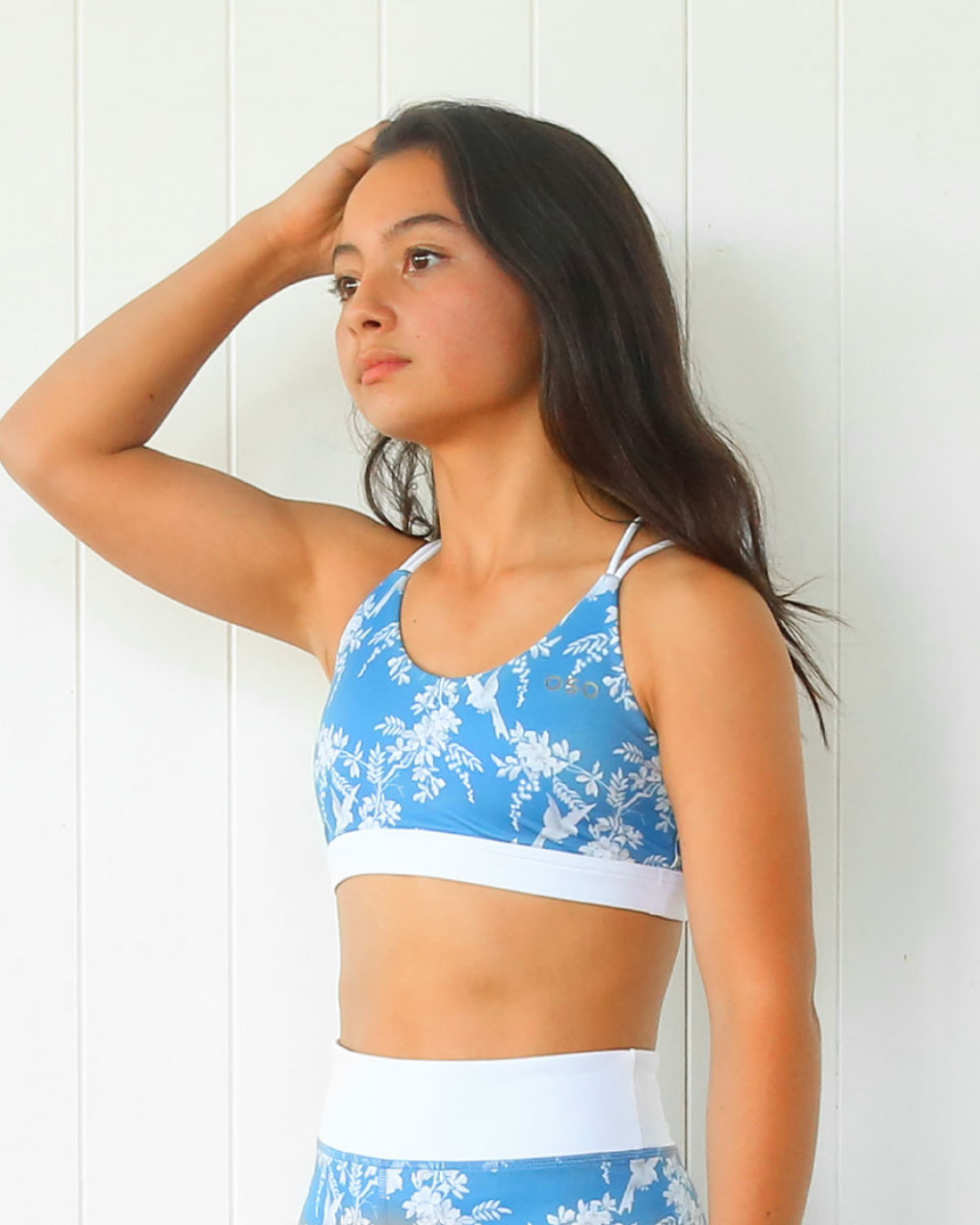Azura Crop